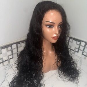Luxurious Black Wavy Hair Wig